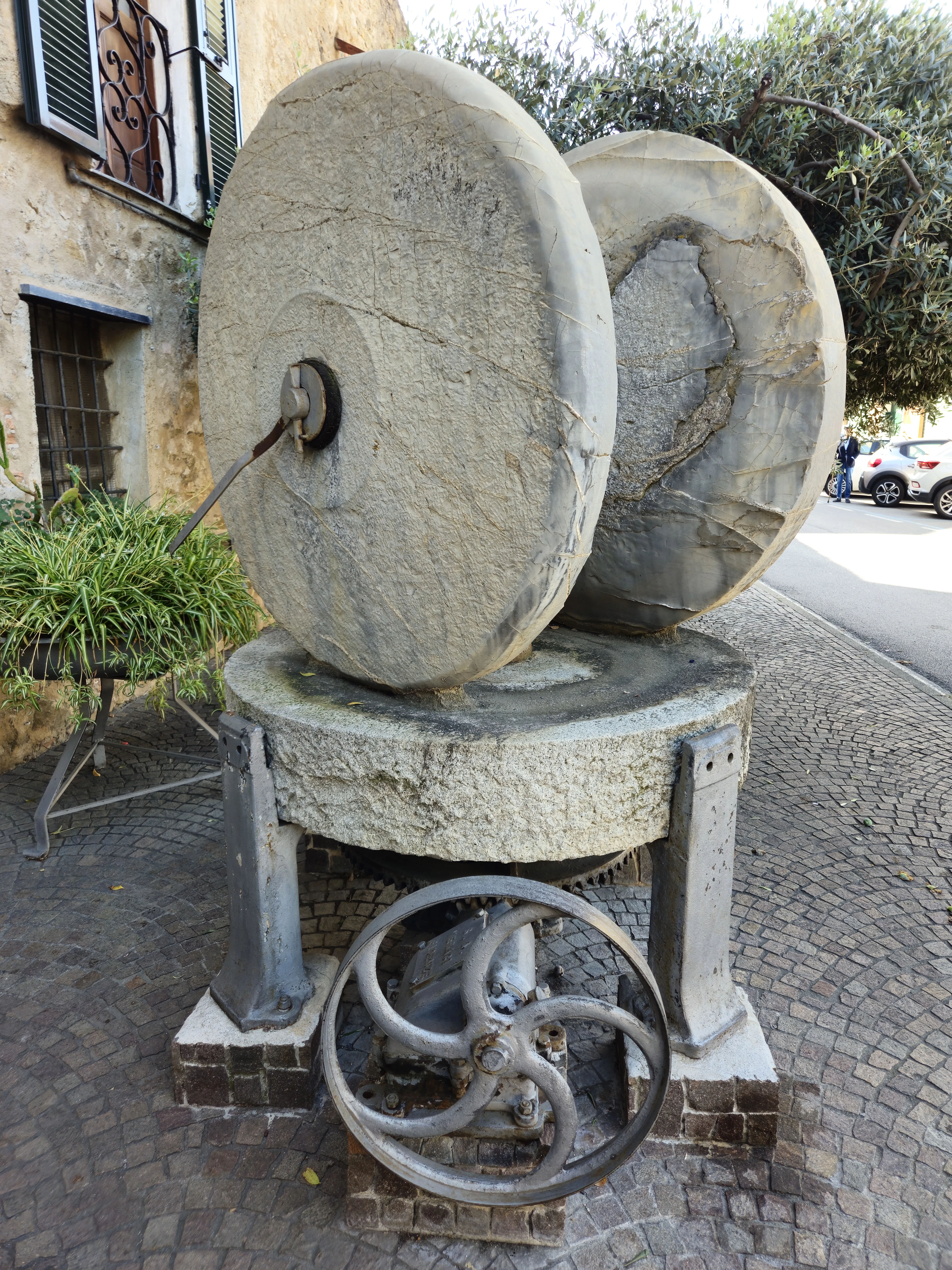 Albenga street view 16